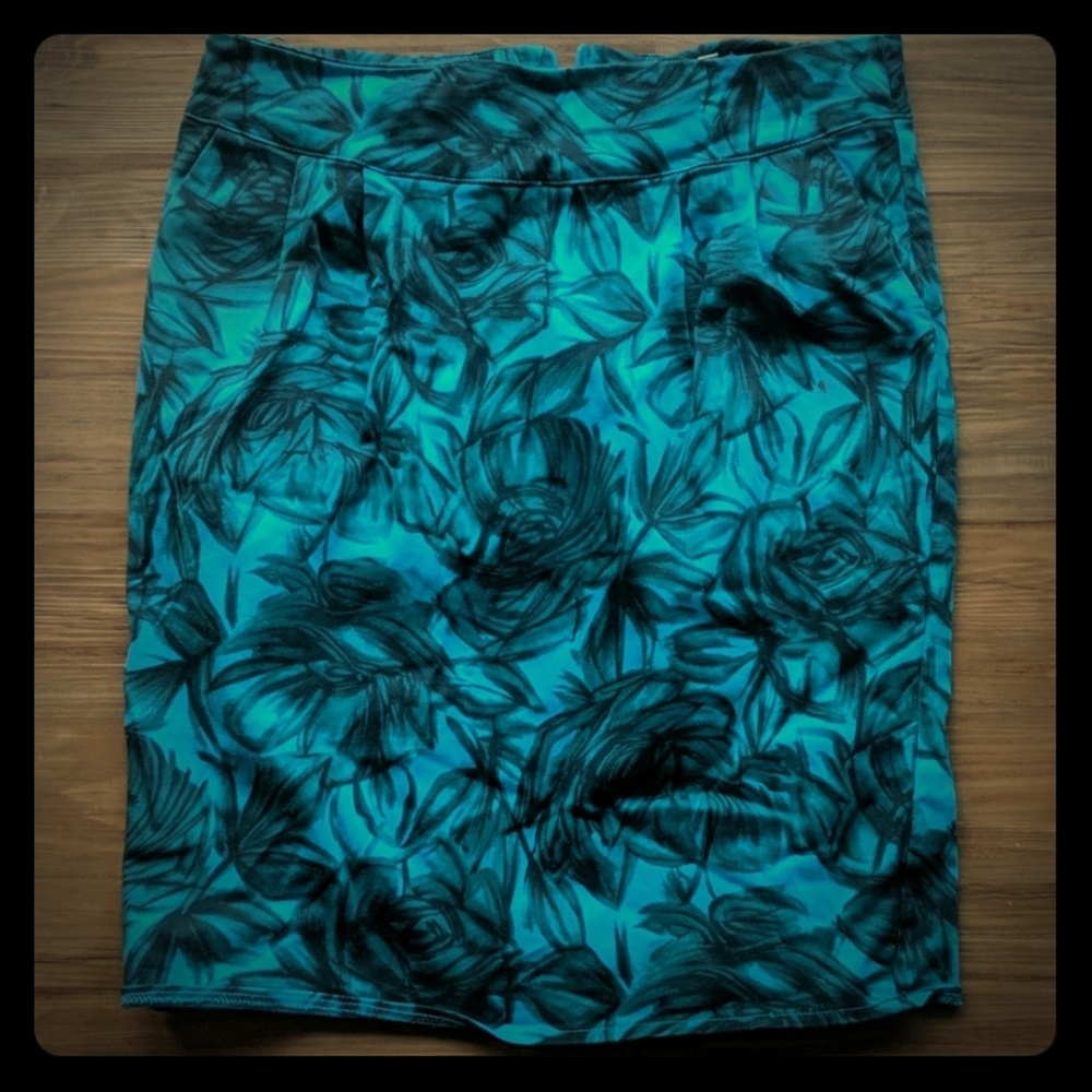 Topshop Pencil Skirt in blue floral pattern